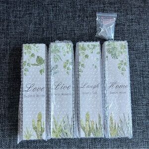 NIB 4 Piece Decorative Wall Planter Set